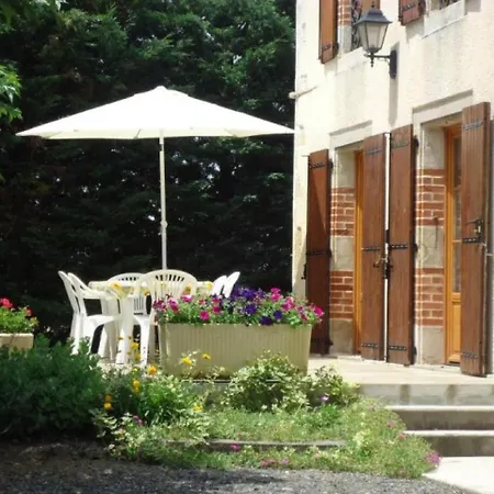 House La Teuliere بيت للعطل